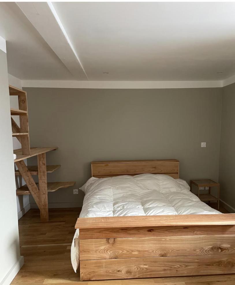 La Petite Bergerie En Pierre Surplombant Le Lac Real Екстериор снимка